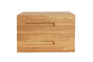 Dubový noční stolek Palermo L je to exkluzivní kousek s dokonalým spojením elegance, pohodlí a kvality.