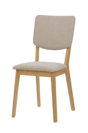 Představujeme Vám  jídelní židli Tallin polstrovanou béžovou latkou v provedení olej s voskem.