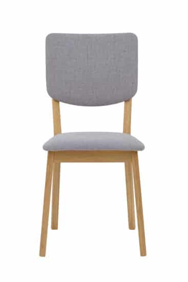 Představujeme Vám  jídelní židli Tallin polstrovanou béžovou latkou v provedení olej s voskem.