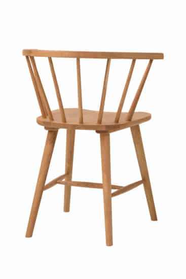 Dubová židle Billerbin,  přinese do vašeho domova nejen pohodlí, ale také nádech elegance a stylu.