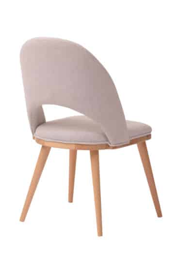 Dřevěná židlé  Marie s bílou látkou - ideální řešení pro vaše moderní obývací prostory. Elegance, pohodlí a kvalita v jednom balení!
