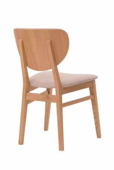 Dřevěná židle Barcelona s béžovou látkou – skvost, který okouzlí každý interiér svou jednoduchou elegancí a nadčasovým skandinávským designem.