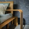 Designový noční stolek Konstanz – dopřejte si každý den dotek luxusu a zpříjemněte si chvíle strávené ve Vaší ložnici s tímto mistrovským dílem.
