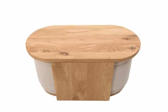 Konferenční stolek z masivního dubu s taburety osloví každého, kdo hledá kvalitu, design a funkčnost. Konferenční stolek masiv  je ideální volbou pro ty, kteří chtějí svému domovu dopřát to nejlepší.