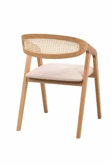 Židle s područkami Freja -skvělá kombinace robustního dubového dřeva a provanského designu, který přidává každému prostoru nádech elegance a tradice.