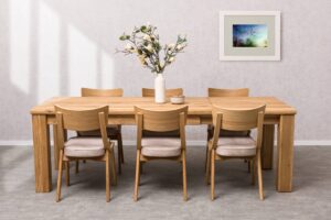 Jídelní set Florencie-Diran je investicí, která se vám vyplatí. Je to jídelní nábytek, který v sobě spojuje krásu, praktičnost a dlouhou životnost.