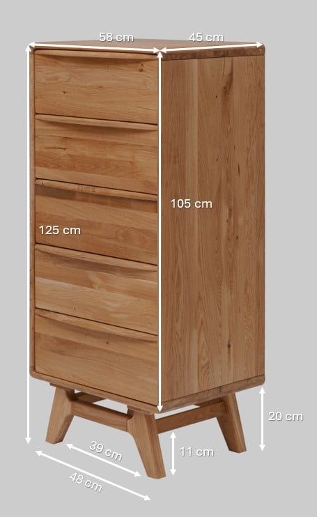 Dubová masivní komoda Bara 5Z nabízí pět prostorných zásuvek se systémem soft close v elegantním designu se zaoblenými hranami a stylovými nohami. Povrch je ošetřen přírodním olejem ADLER Legno Dura-Öl, který zvýrazňuje krásu dubového dřeva a zajišťuje snadnou údržbu.