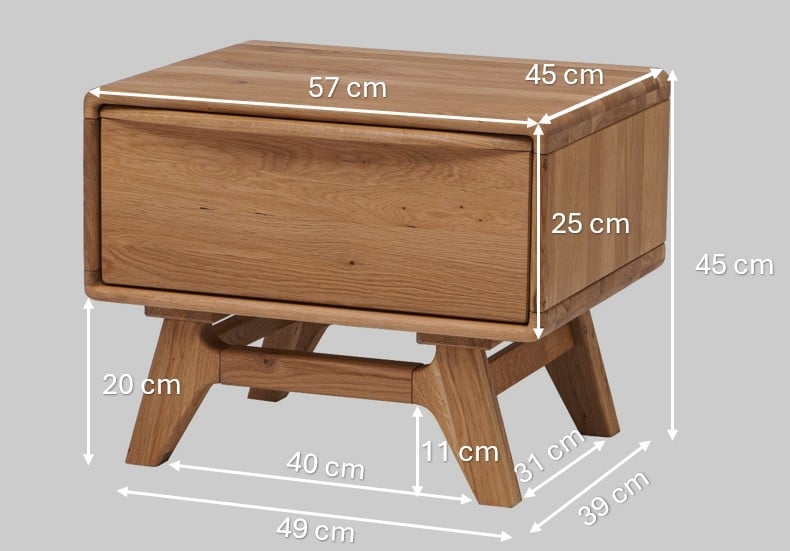 Dubový noční stolek Bara z masivního dřeva s praktickou zásuvkou soft close je ideálním doplňkem nejen k posteli Bara, ale i k ostatním modelům a prvkům stejnojmenné kolekce.