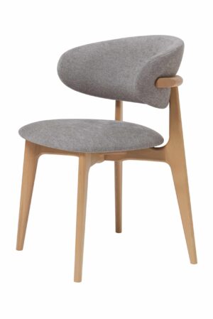 Bukové křesílko Roses šedé vnese do vašeho interiéru eleganci a útulnost, kterou oceníte každý den. Díky nadčasovému designu a pevné konstrukci se stane nejen praktickým místem k odpočinku, ale i stylovým doplňkem vašeho domova.