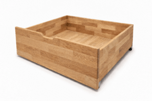 Elegantný detail, ktorý dáva zmysel. Zásuvka z dubového masívu prináša poriadok aj nadčasový dizajn. Využite priestor pod posteľou naplno.